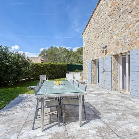 Holiday home Les Pins Climatise Piscine Chauffee Jardin